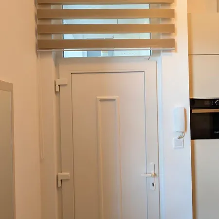 Downtown Nest Apartament Segedyn